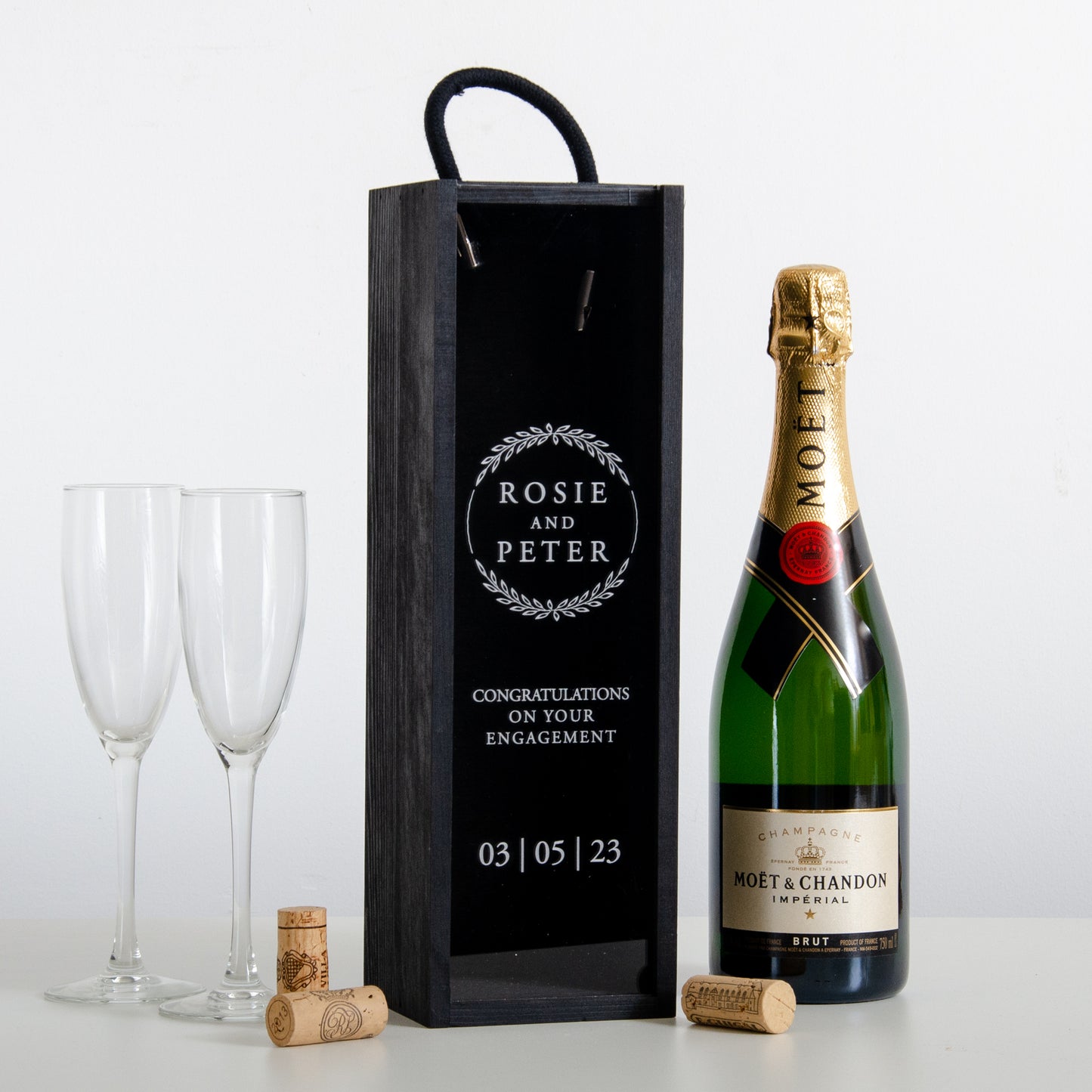 Personalised engaged wreath bottle box - Stag Design