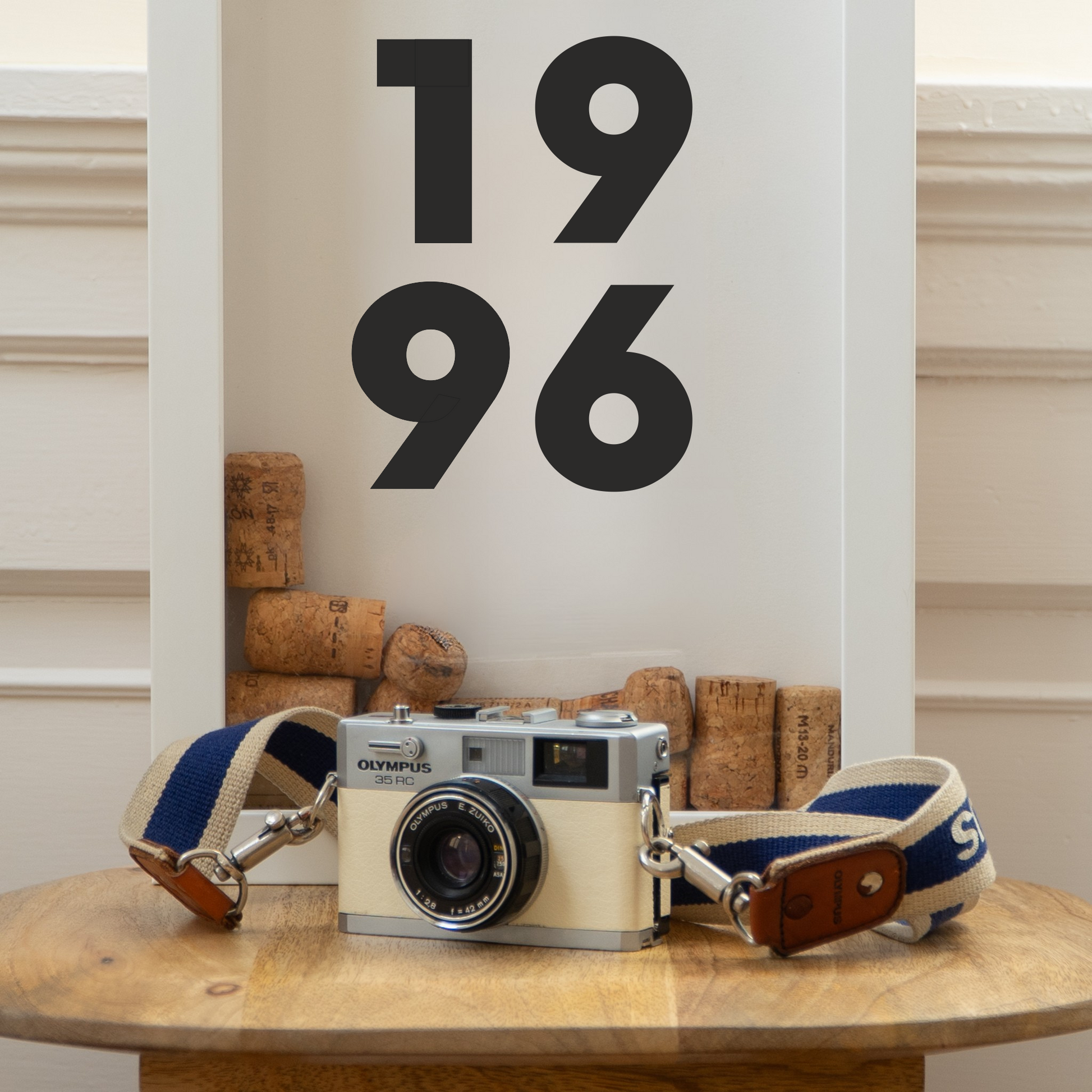 Milestone Year Vertical Cork Frame - Stag Design